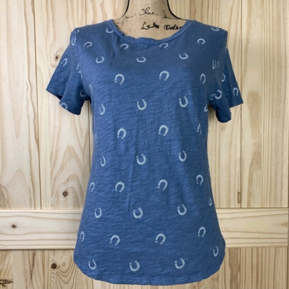 Comfy & Casual Blue Horseshoe Tee